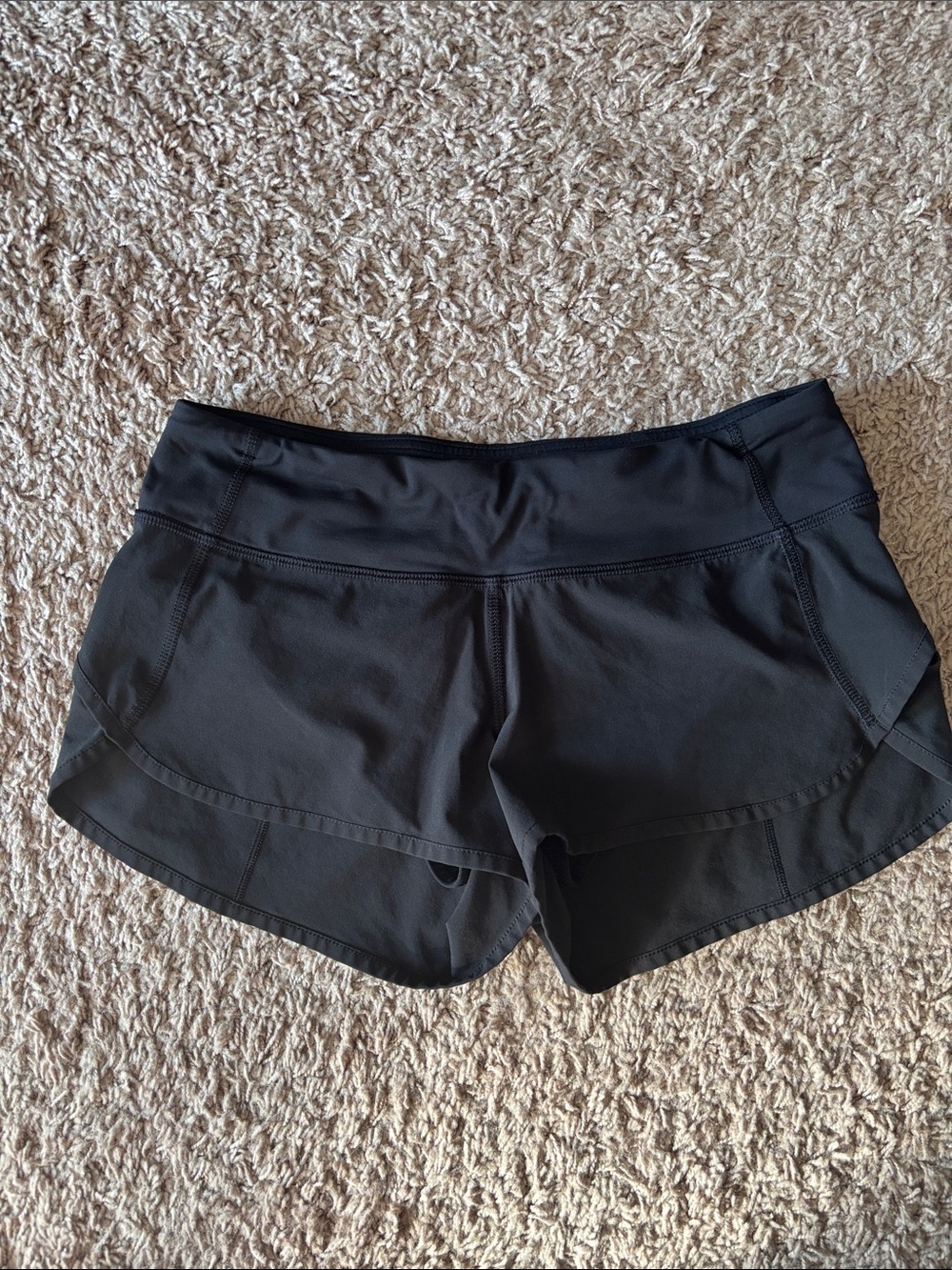 Lululemon Speed up LR 2.5” lined shorts
